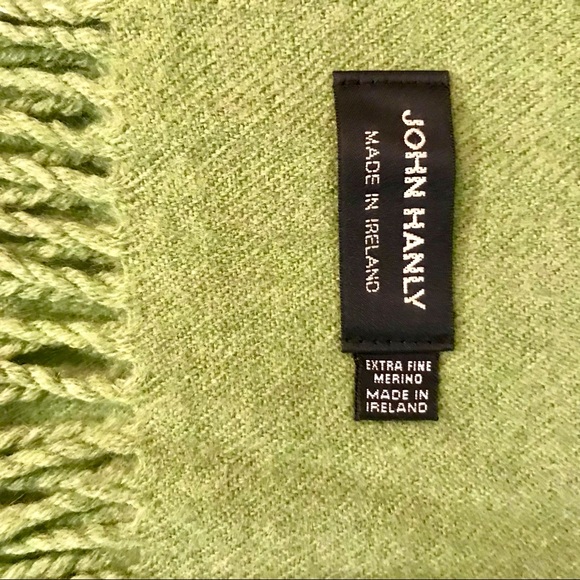 💚🍏 *JOHN HANLY* Large Extra Fine Merino Wool Scarf/Wrap - Picture 3 of 7